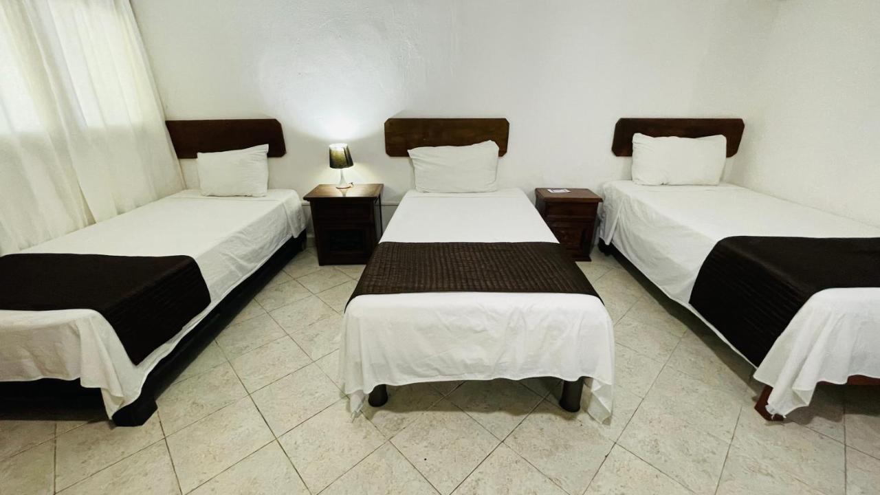 Hotel B&B - 5Th Avenue Playa del Carmen Exterior photo A room at the hotel